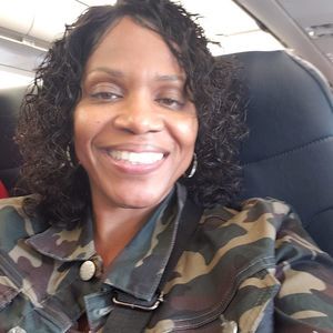 Meet your Posher, Latonya